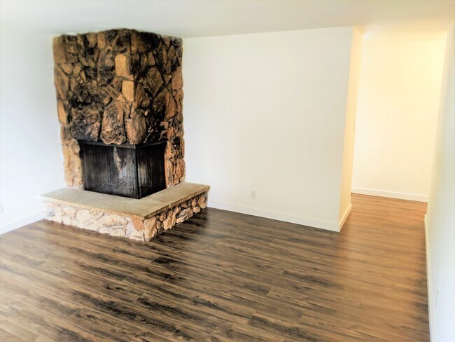 Building Photo - 7801 S Cushman Ave