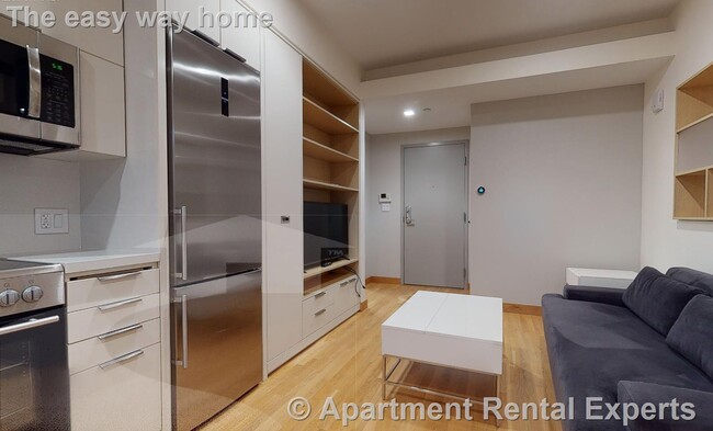 Primary Photo - 115 Mt Auburn St