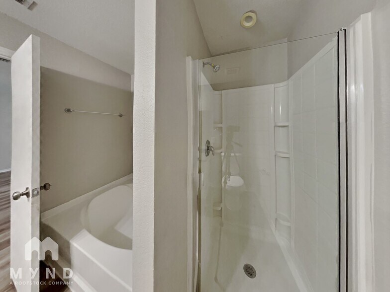 Building Photo - 1157 Boxwood Dr