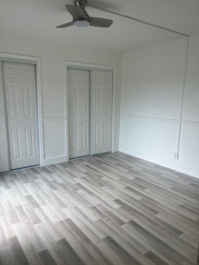 Building Photo - 5301 Waterview Cir