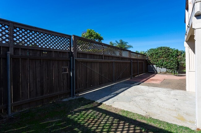 Building Photo - Spacious Single Family Home in Imperial Beach