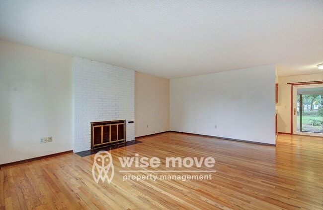 Building Photo - Mid-Mod on Missoula- Big Backyard!