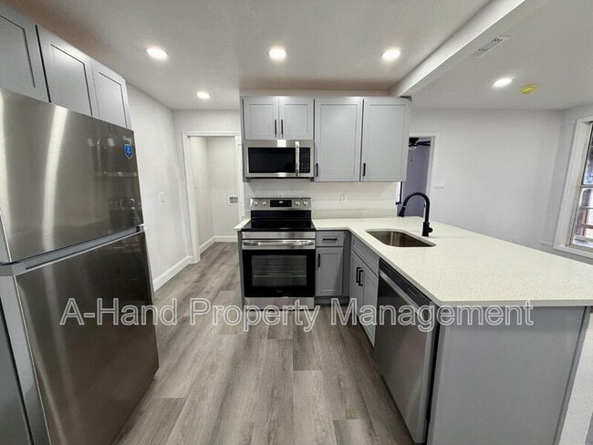 Building Photo - 15945 Villa City Rd