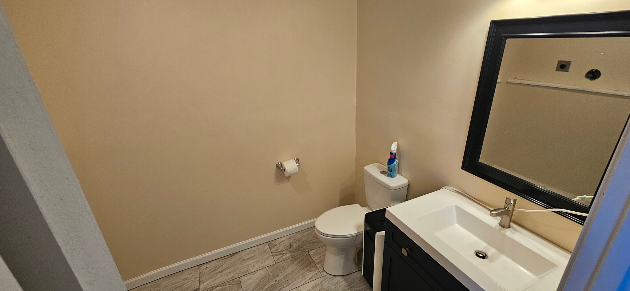 Building Photo - 6518 Birchview Dr N