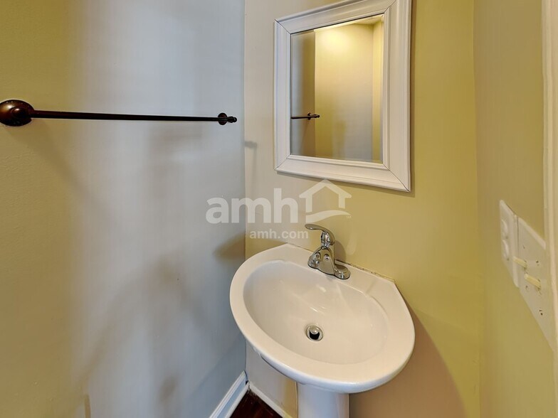 Building Photo - 3109 Teton Dr