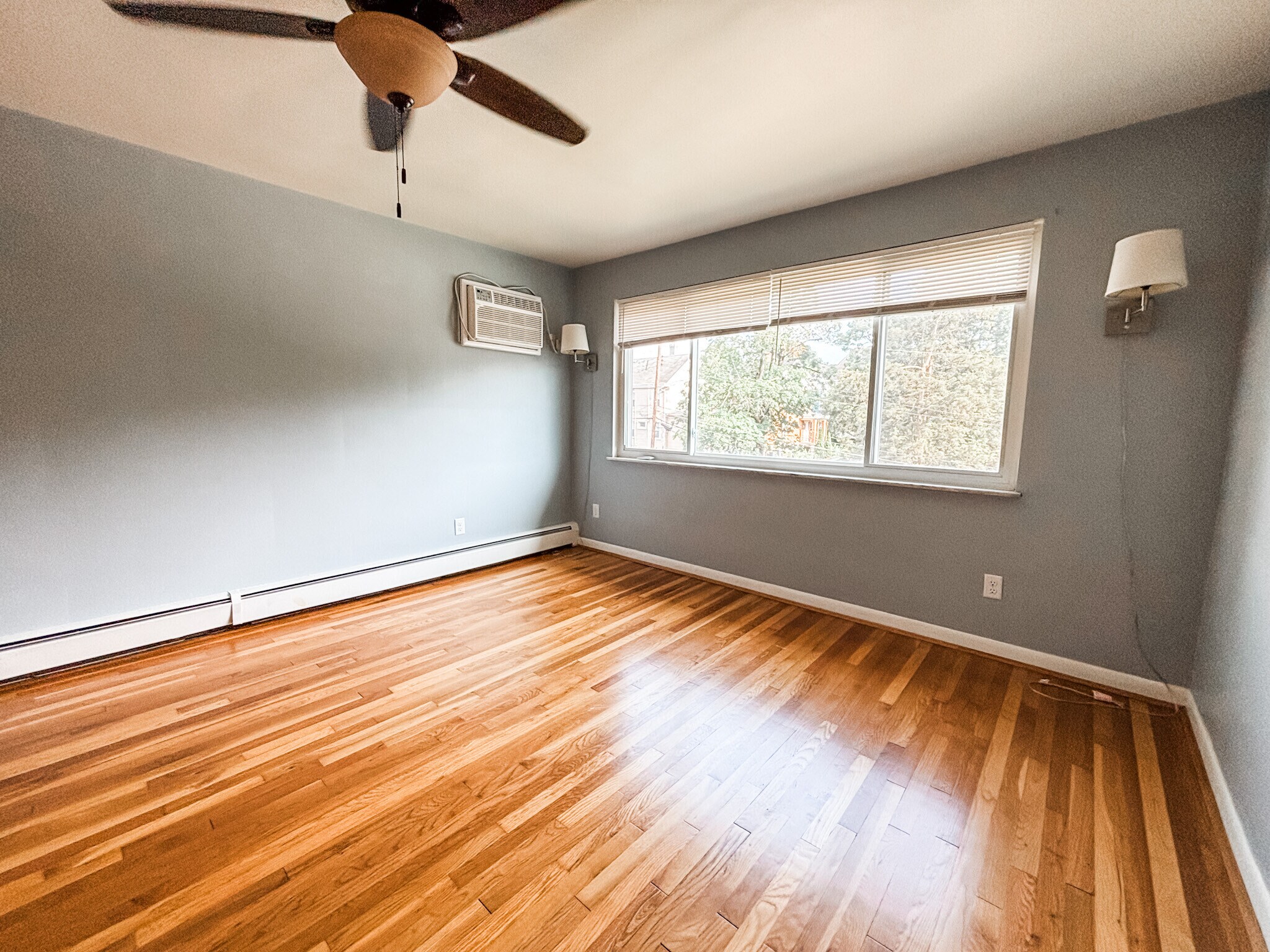 Building Photo - 3150 Schubert Ave