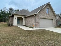 Building Photo - Berkshire Beauty