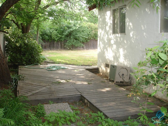 Building Photo - 2591 Tom Polk Ave