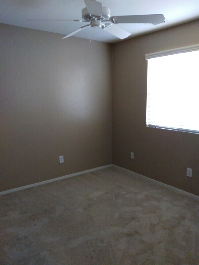 Building Photo - Private Corner lot in Desirable Riverbend Neighborhood