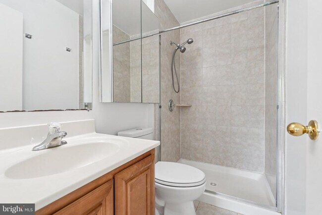 Building Photo - 14844 Cherrydale Dr