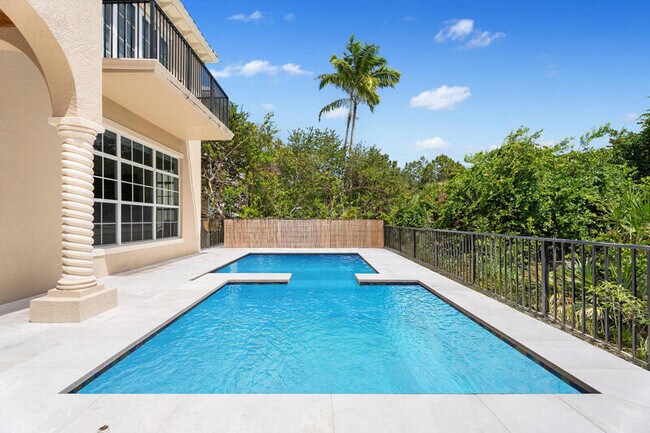 Building Photo - 112 Tulip Tree Ct