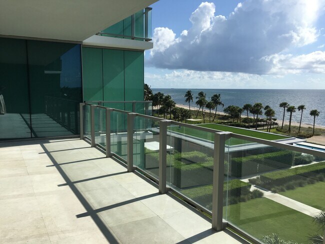 Building Photo - Oceana Key Biscayne Large 3 bedroom for rent