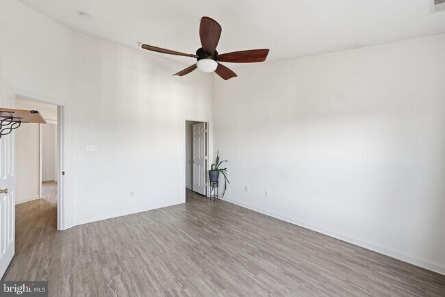 Building Photo - 554 Ellison Ct