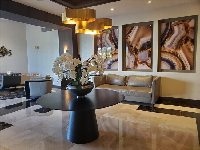 Building Photo - 20515 E Country Club Dr  841 Aventura Fl 3...