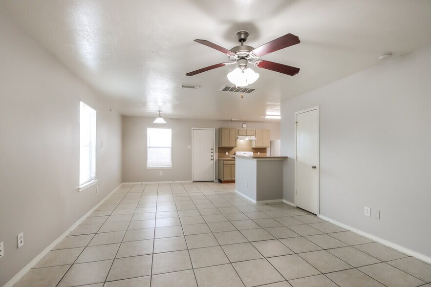 Building Photo - 21243 Linden House Ct
