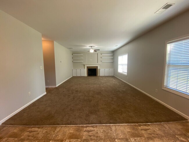 Building Photo - 106 Brown Thrasher Ln