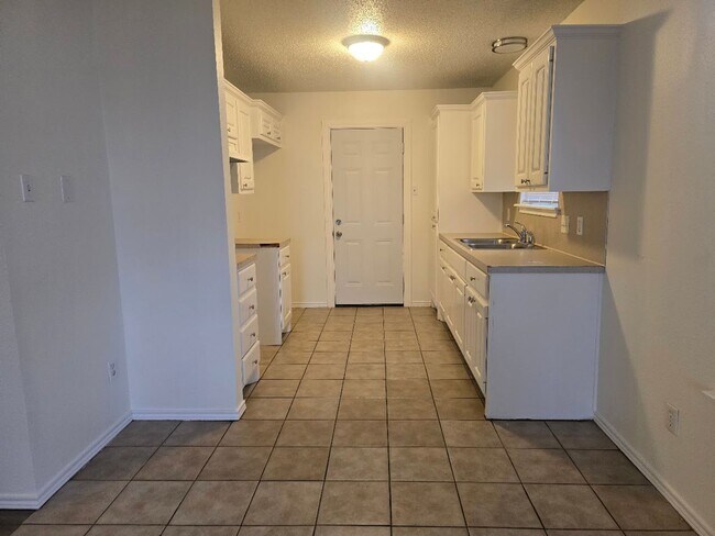 Building Photo - Updated and available now!