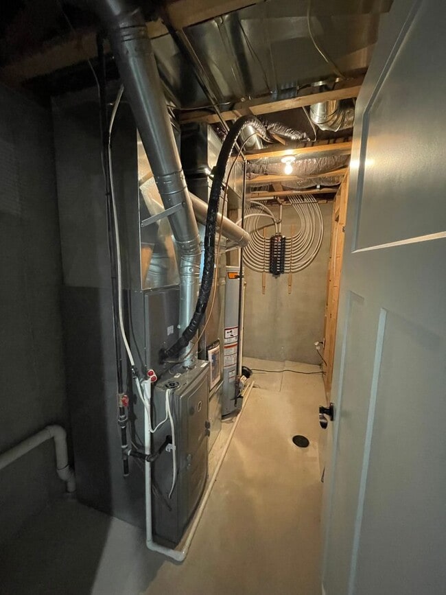 Building Photo - 3419 Laughlin St