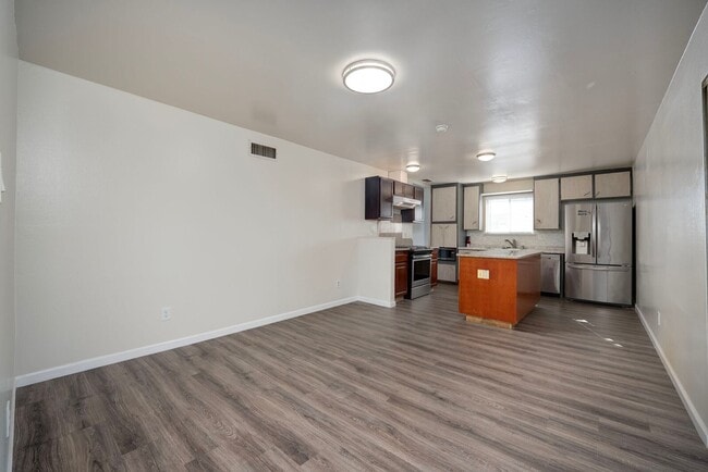 Building Photo - 2168 Ferran Ave