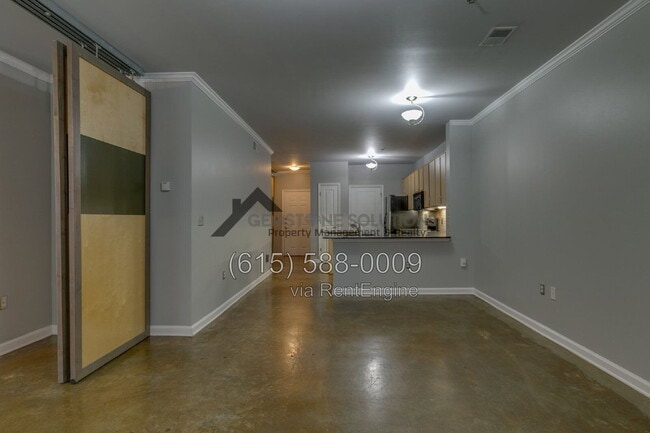 Building Photo - 1803 Broadway