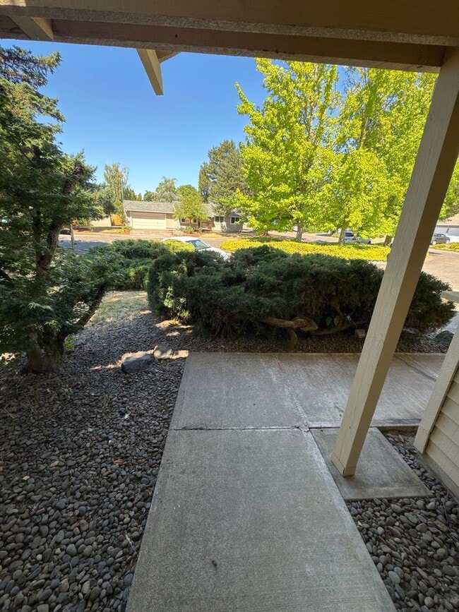 Building Photo - Cute 3 Bedroom 1 Bath in NW Corvallis! Sma...