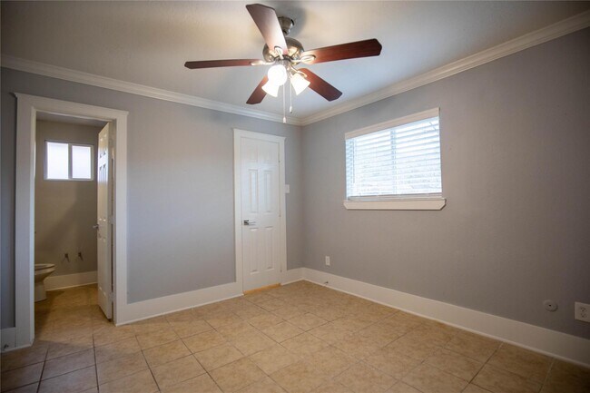 Building Photo - 4419 Reynaldo Dr