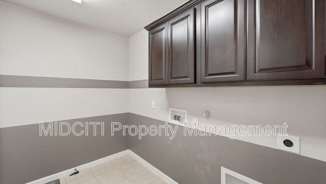 Building Photo - 842 Santa Cruz Ln