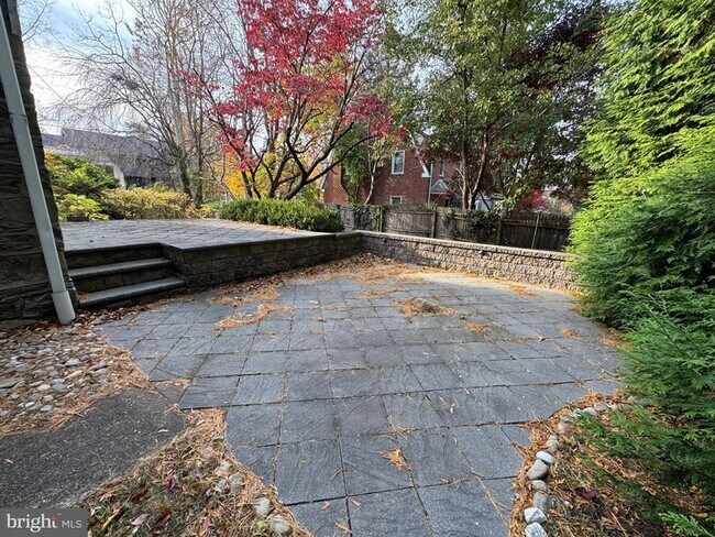 Building Photo - 412 Grange Rd