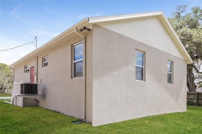 Building Photo - 505 Waller St