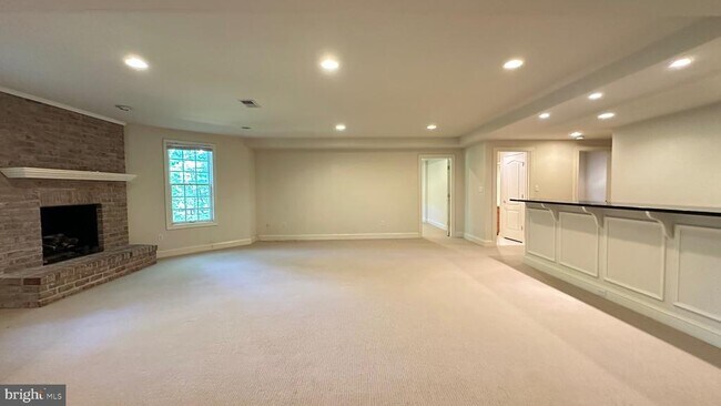 Building Photo - 1354 Lewinsville Mews Ct