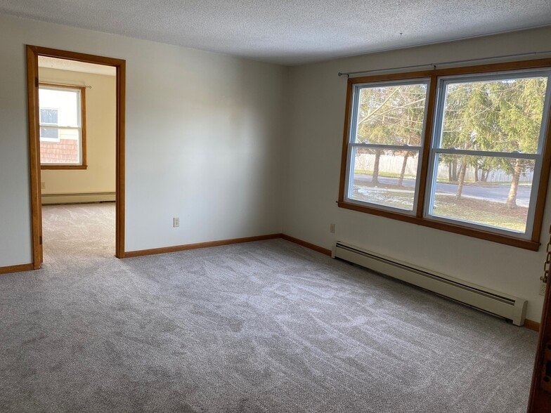 Building Photo - 5479 Strnad Dr