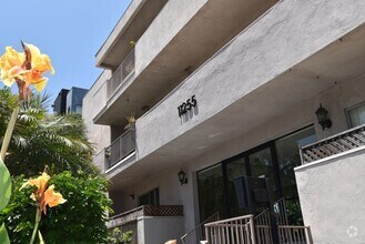 Building Photo - 11255 Camarillo St