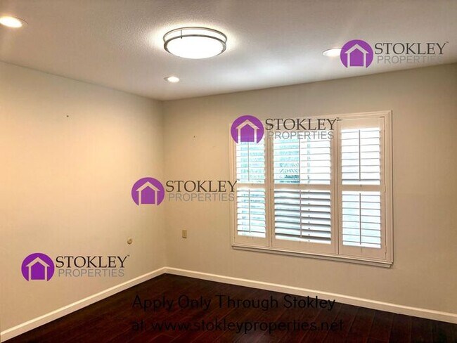 Building Photo - 1200 Singingwood Ct