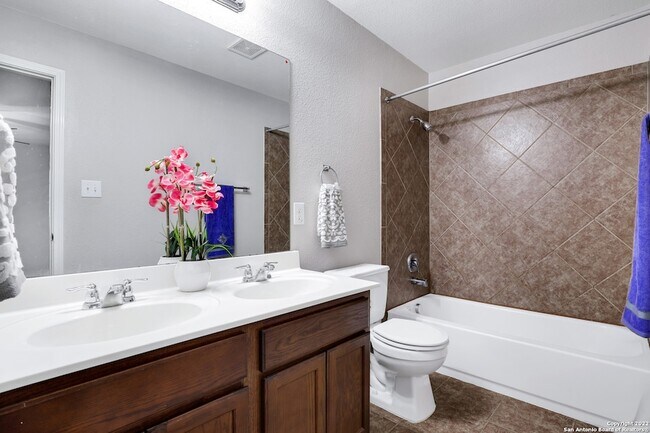 Building Photo - 547 Red Quill Nest