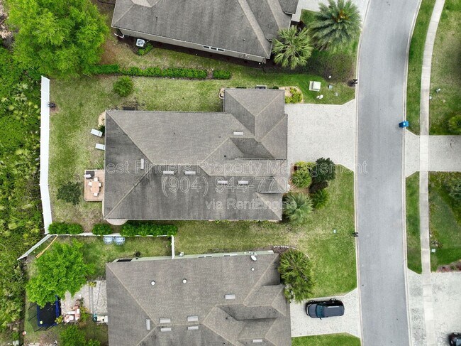 Building Photo - 409 Los Caminos Street