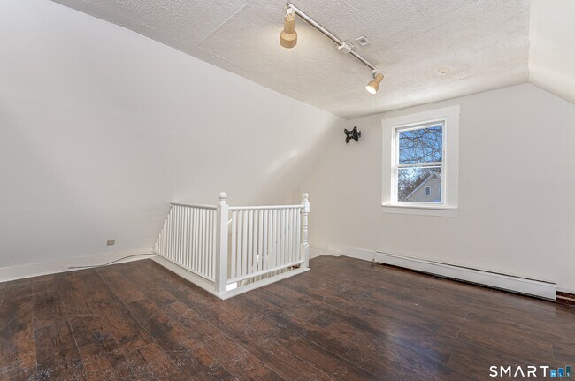 Building Photo - 59 Franklin Ave