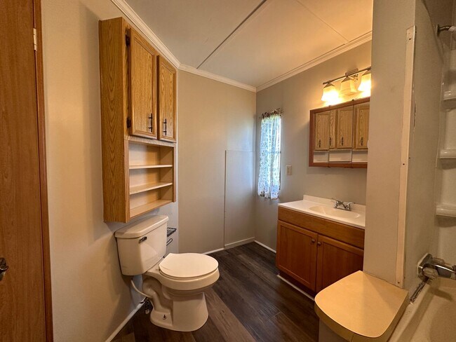 Building Photo - Awesome 2/2 Trailer in Westlake for rent!