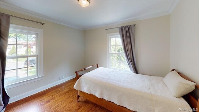 Building Photo - 225 S Barry Ave