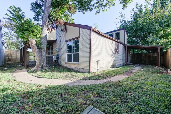 Building Photo - 10822 Kirktown Dr
