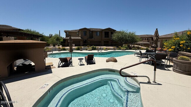 Building Photo - 10260 E White Feather Ln