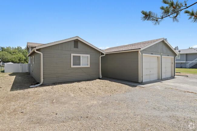 Building Photo - 3213 S Gillis Ct