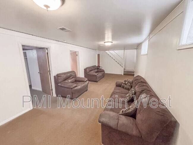 Building Photo - 481 E 2875 N