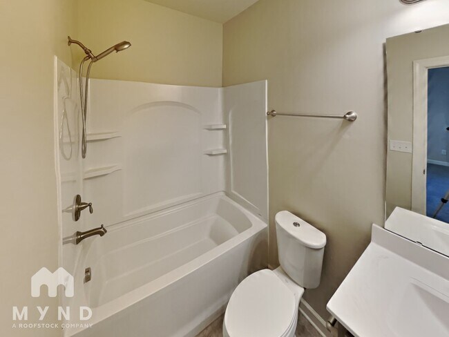 Building Photo - 1019 Willowcroft Dr