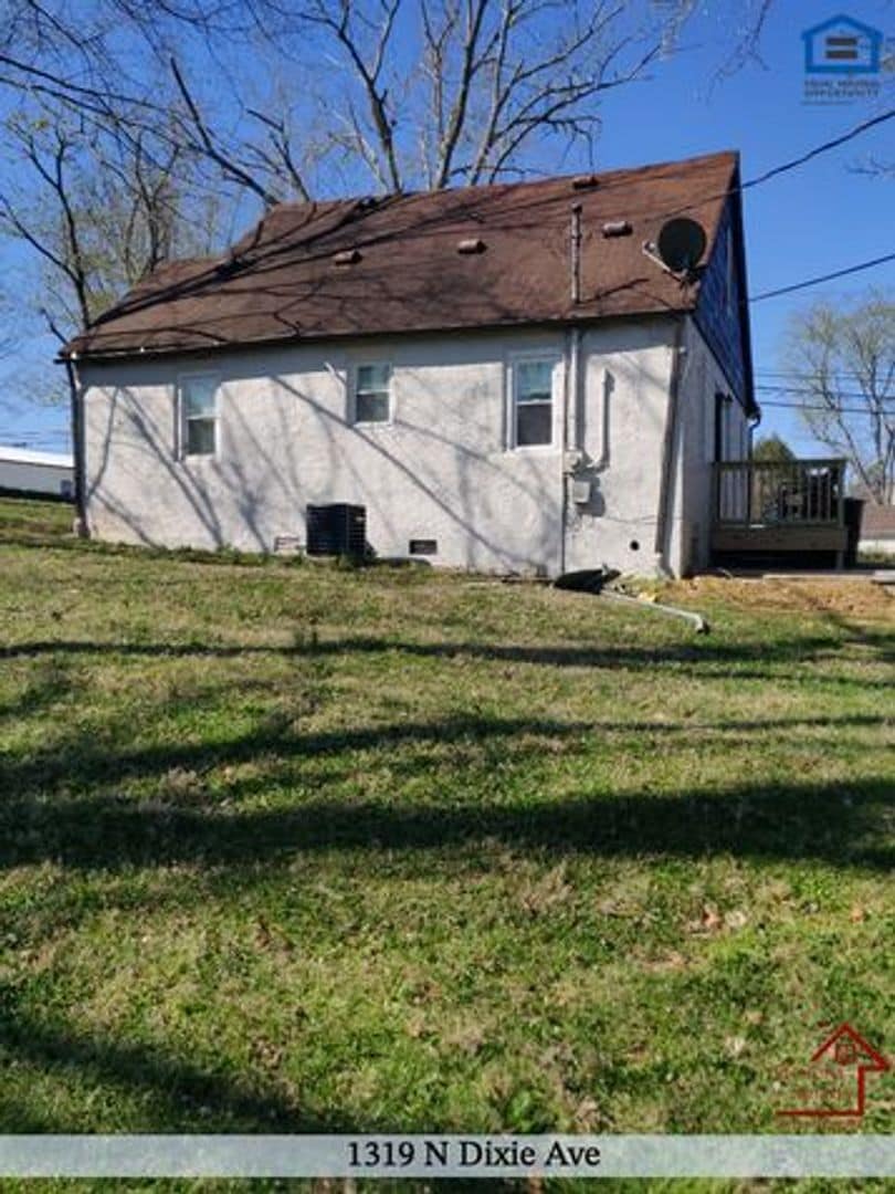 Building Photo - 1319 N Dixie Ave