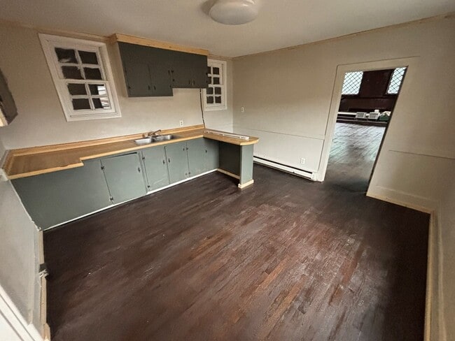Building Photo - 106 High