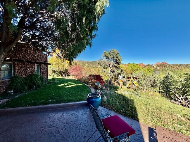 Building Photo - Historic Manitou Springs Home for Rent – M...