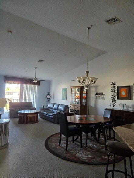 Building Photo - 5356 Mang Pl