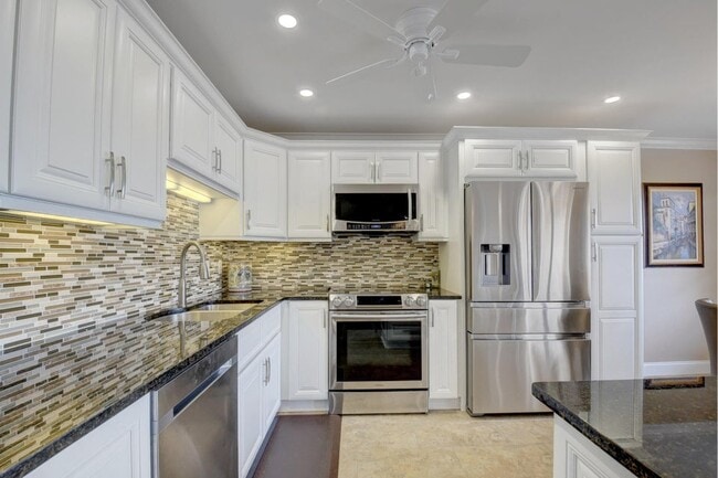 Building Photo - 4028 Newcastle B