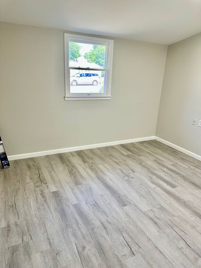 Building Photo - Charming Completely Remodeled Home!