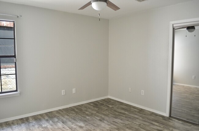 Building Photo - 6400 Santos St